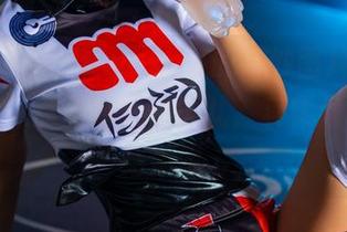 别提了，看到Umeko J的婚纱图片我已经开始默默盘算婚礼的事儿，其实我才没想结婚呢…